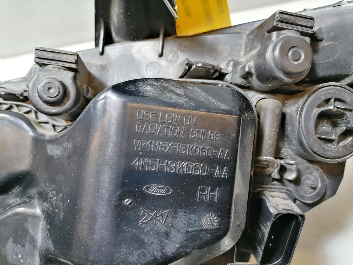 Ford Focus 2 original Scheinwerfer vorn rechts Halogen Bj.2006